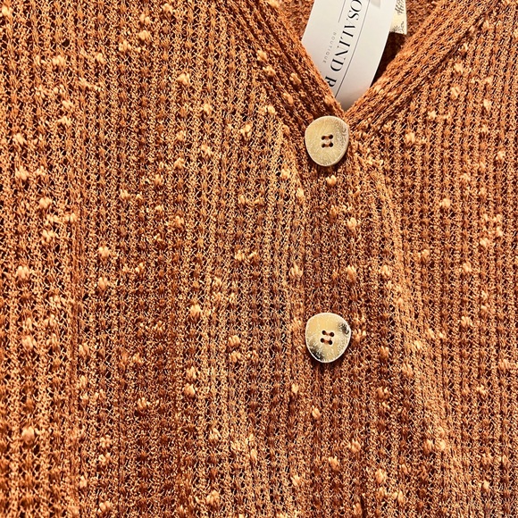 Light weight thin sweater material. NWT - Picture 2 of 3